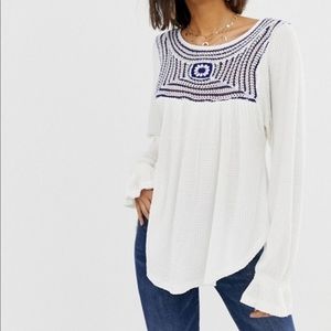 Free people soulmate waffle top in white with blue size M